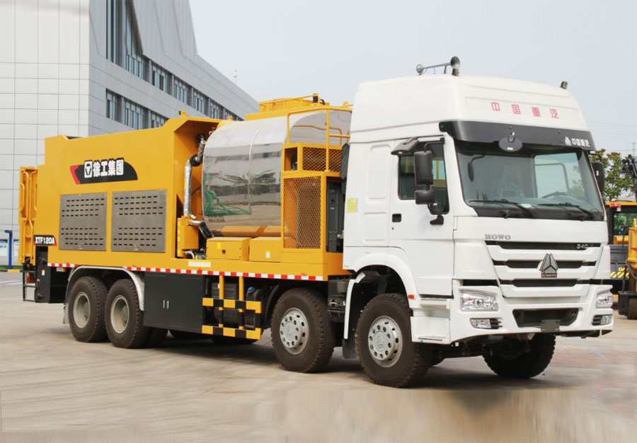 潮南XTF120A 同步碎石封層車