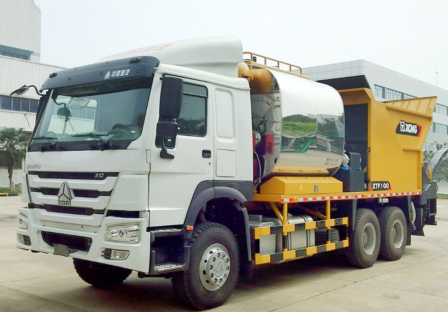 潮南XTF100 同步碎石封層車
